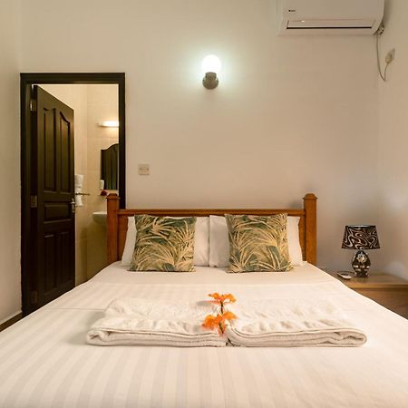 Zeph Self Catering Apartment Baie Lazare  Ngoại thất bức ảnh