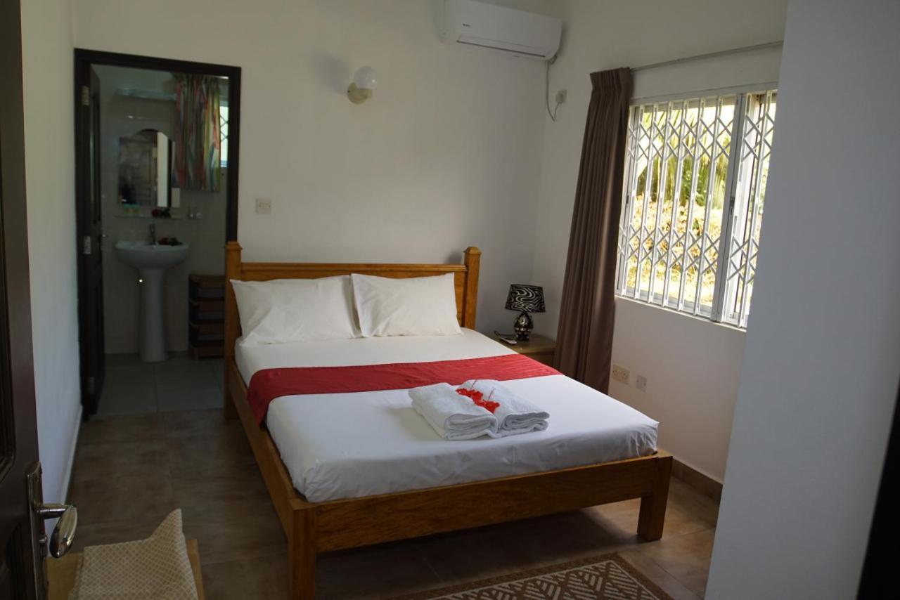 Zeph Self Catering Apartment Baie Lazare  Ngoại thất bức ảnh