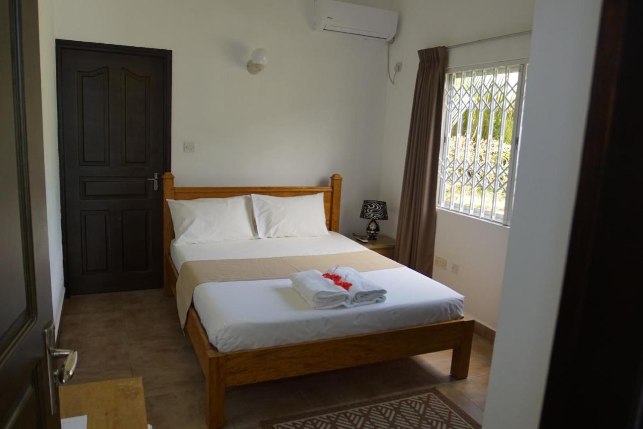 Zeph Self Catering Apartment Baie Lazare  Ngoại thất bức ảnh