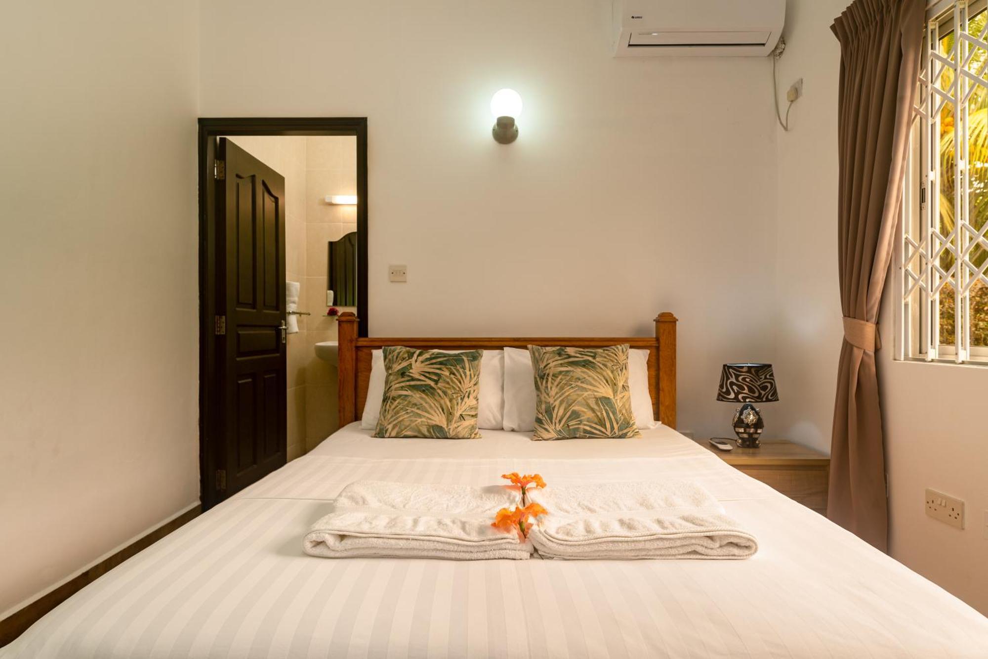 Zeph Self Catering Apartment Baie Lazare  Ngoại thất bức ảnh