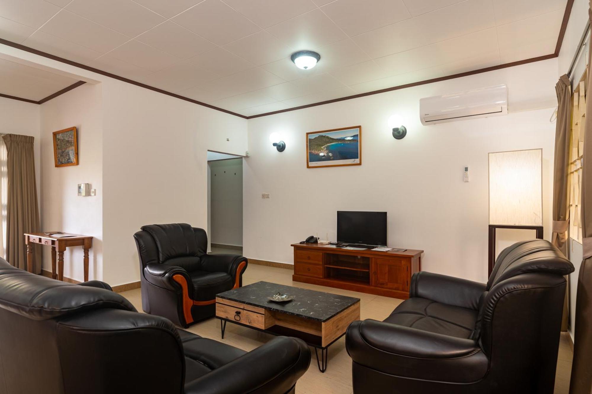 Zeph Self Catering Apartment Baie Lazare  Ngoại thất bức ảnh